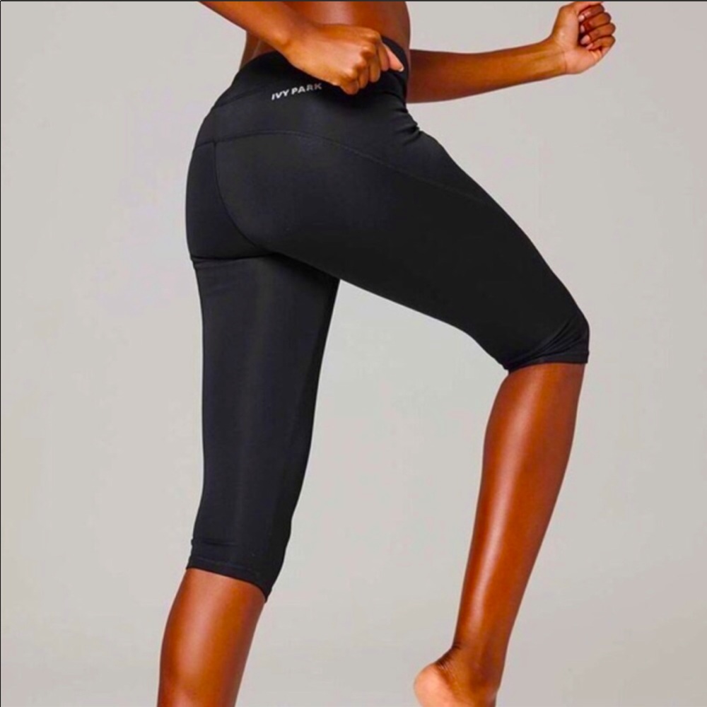 IVY PARK xs Y High Rise Capri Leggings 🖤